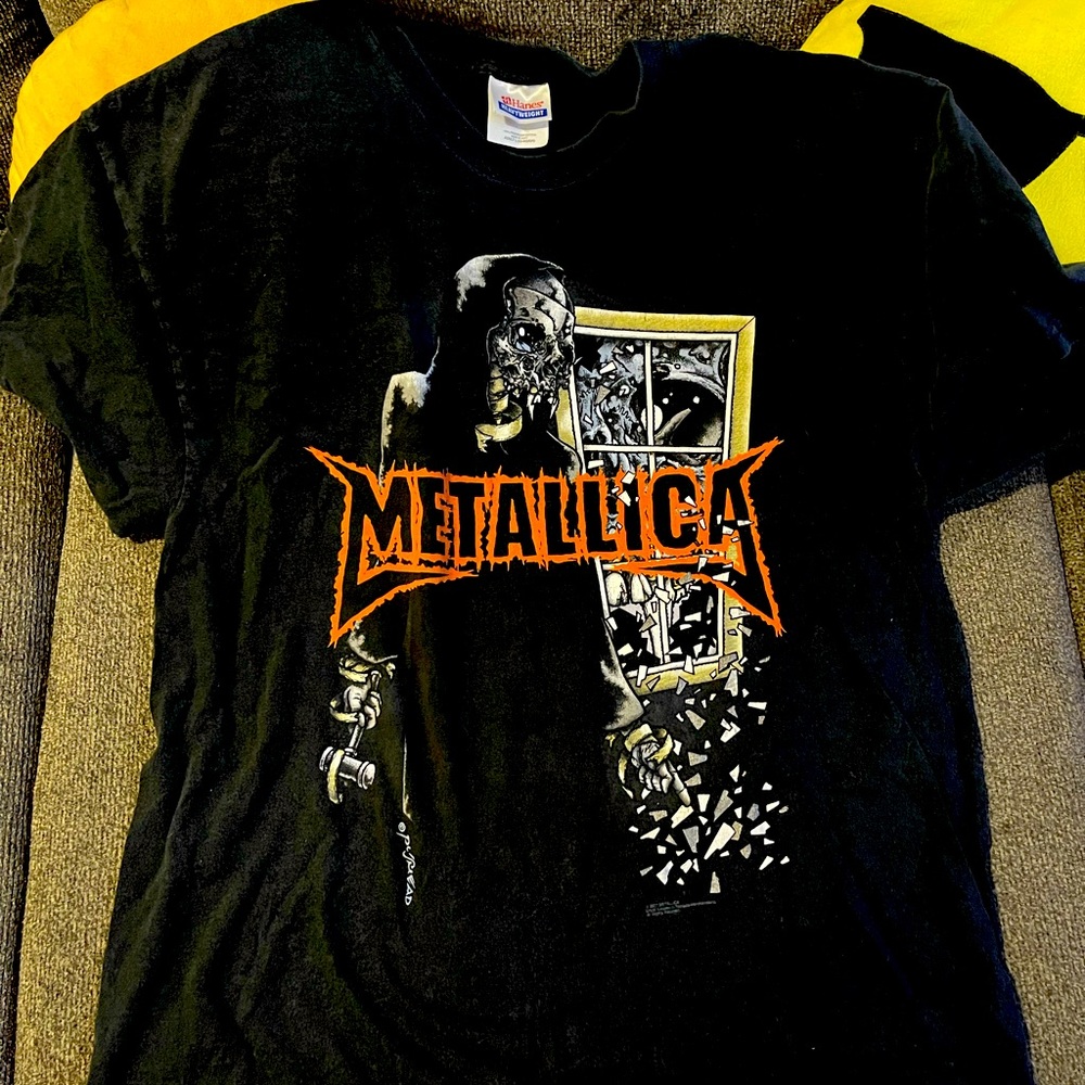Vintage Metallica T-shirt size adult large 42-44
